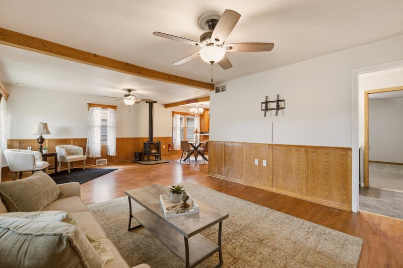2110 Oak St, Harper, KS 67058