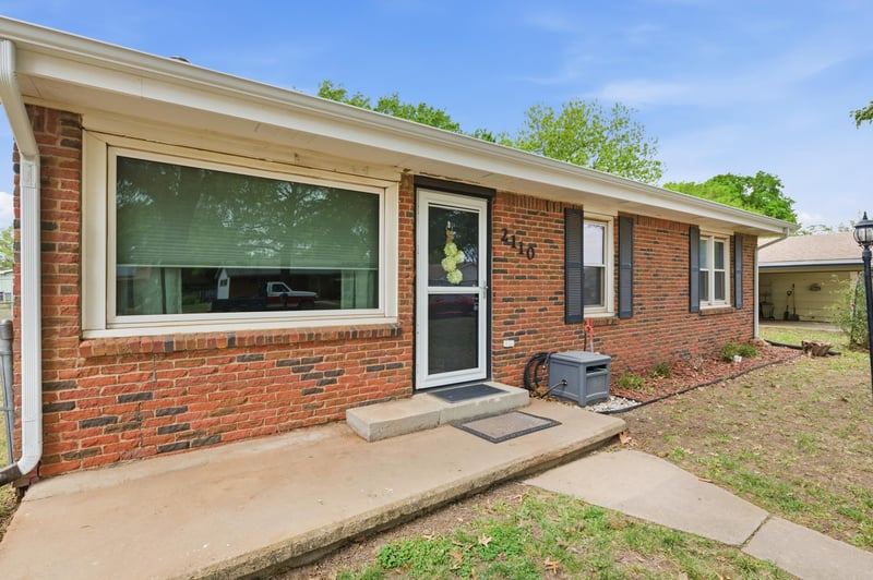 2110 Oak St, Harper, KS 67058