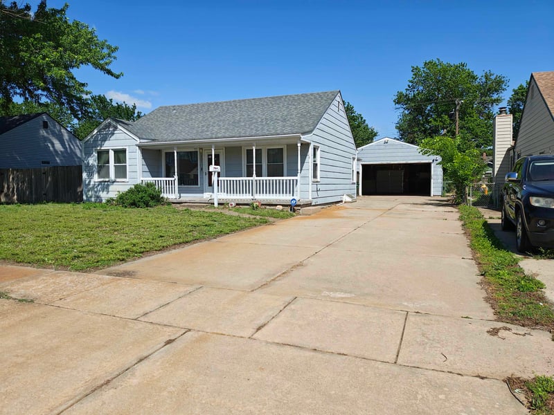 1828 Millwood St, Wichita, KS 67213