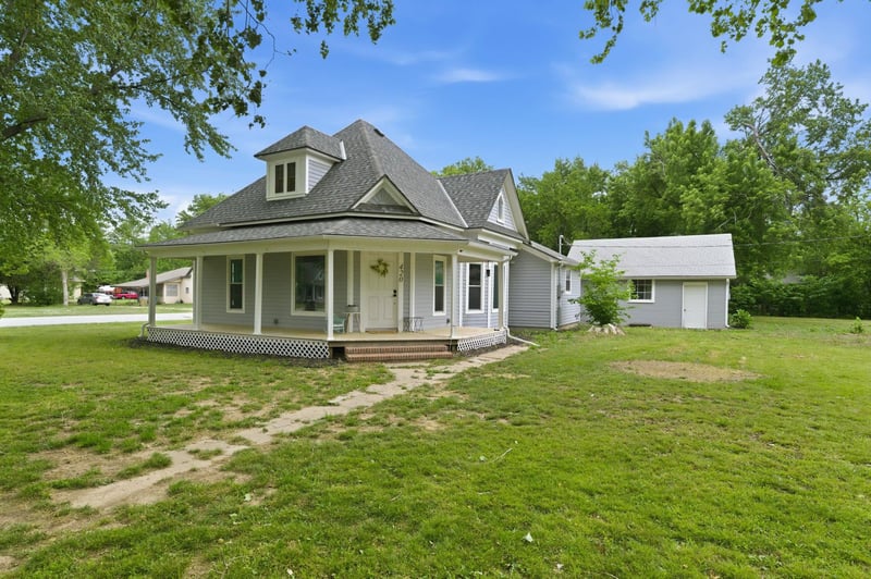 420 5th , Belle Plaine, KS 67013