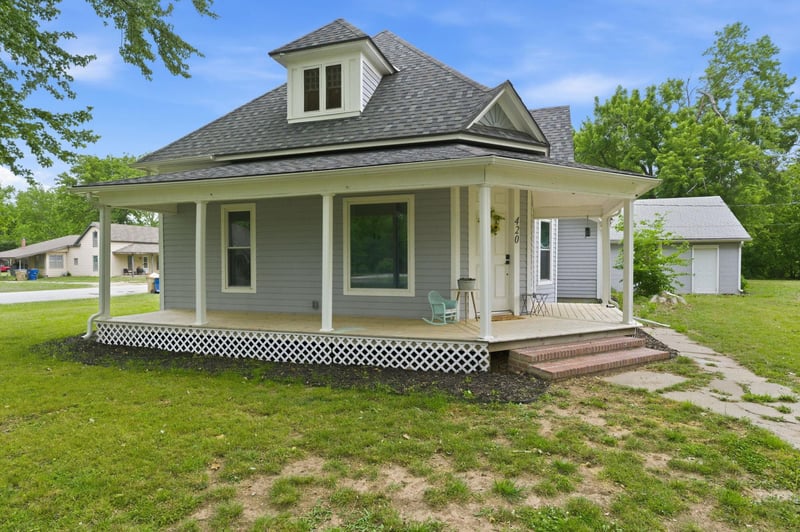 420 5th , Belle Plaine, KS 67013