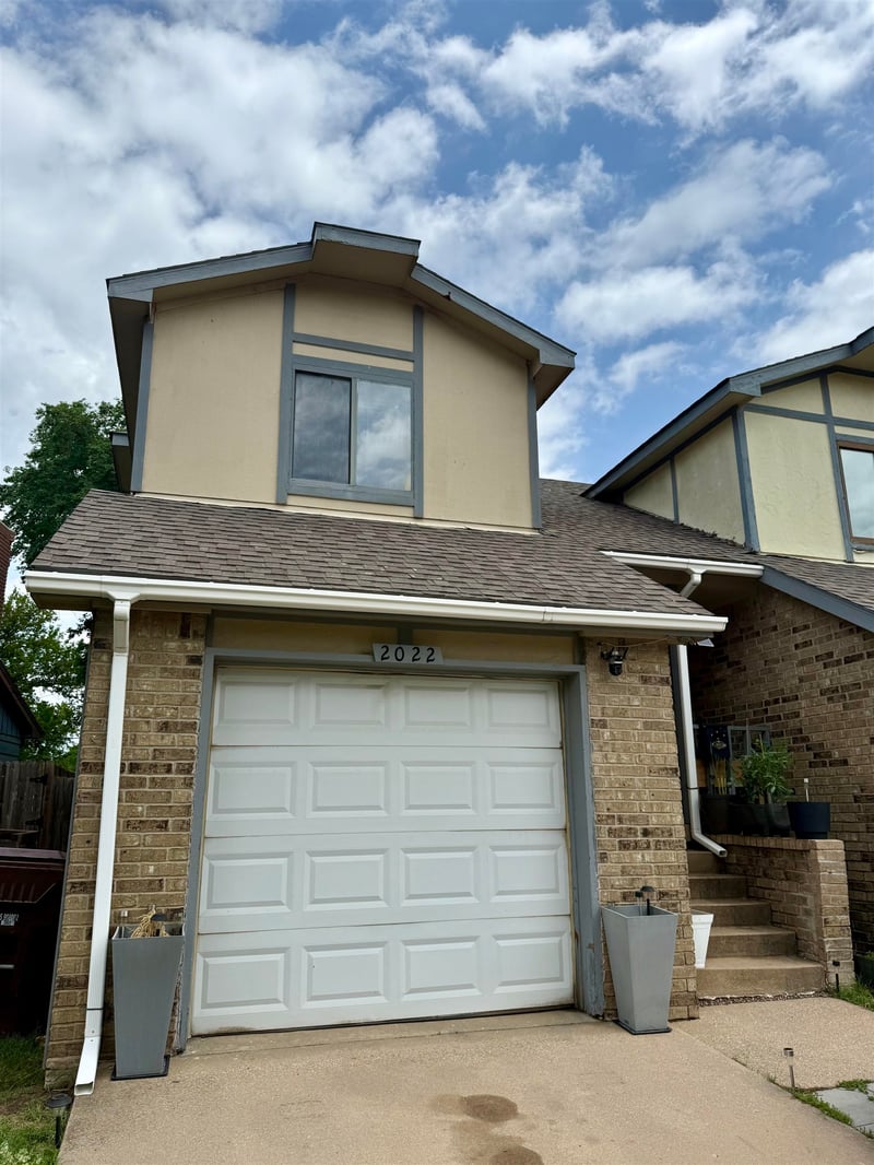 2022 Old Manor Rd, Wichita, KS 67208