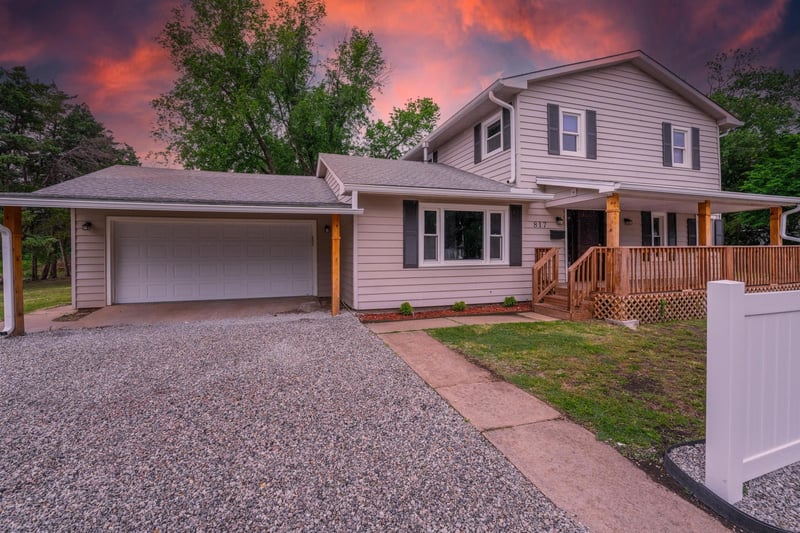 817 Orchard , Wellington, KS 67152