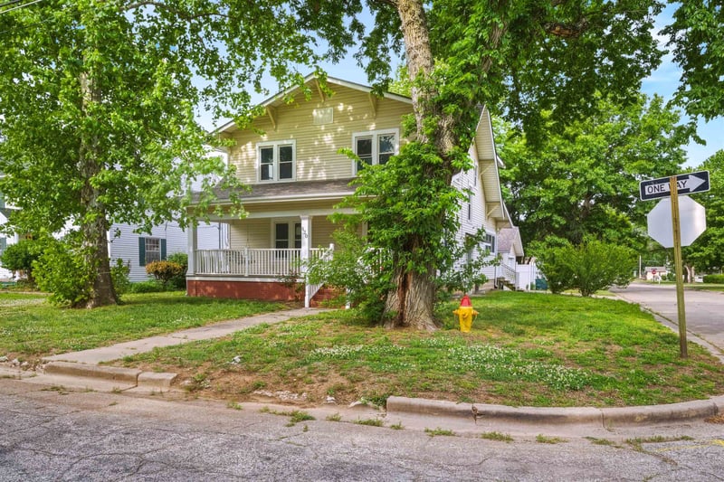820 A St, Wellington, KS 67152