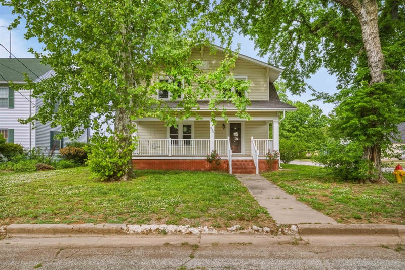 820 A St, Wellington, KS 67152