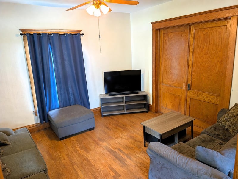 502 8th St, Salina, KS 67401