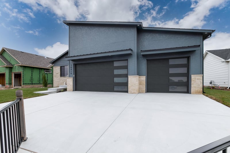 10410 Graber Cir, Wichita, KS 67215