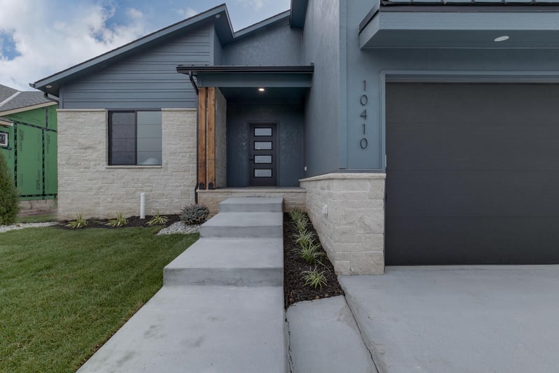 10410 Graber Cir, Wichita, KS 67215