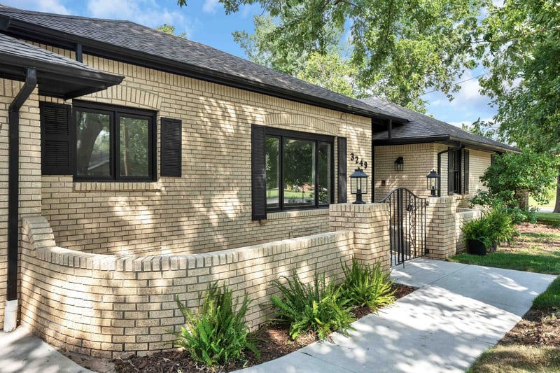 3249 Hood Ct, Wichita, KS 67204