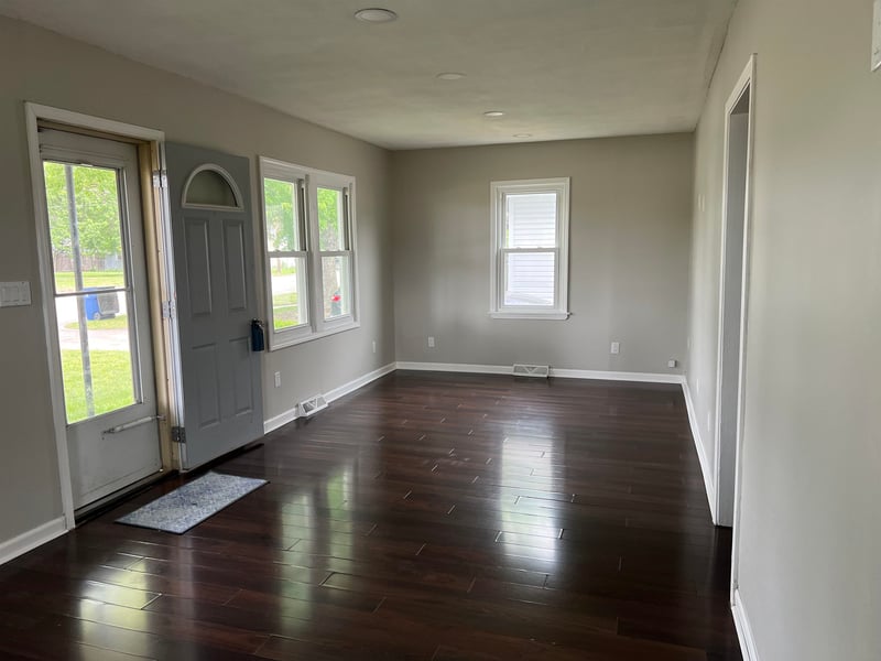 128 S Cedar Ave, Valley Center, KS 67147