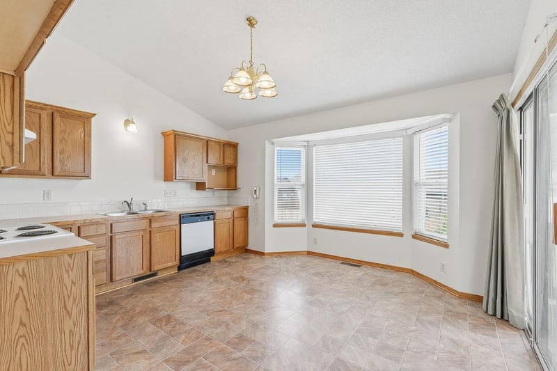 8849 N Hidden Ln, Park City, KS 67147