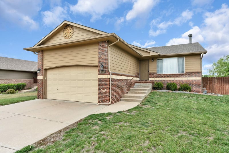 6975 N Wendell St, Park City, KS 67219