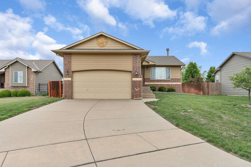 6975 N Wendell St, Park City, KS 67219