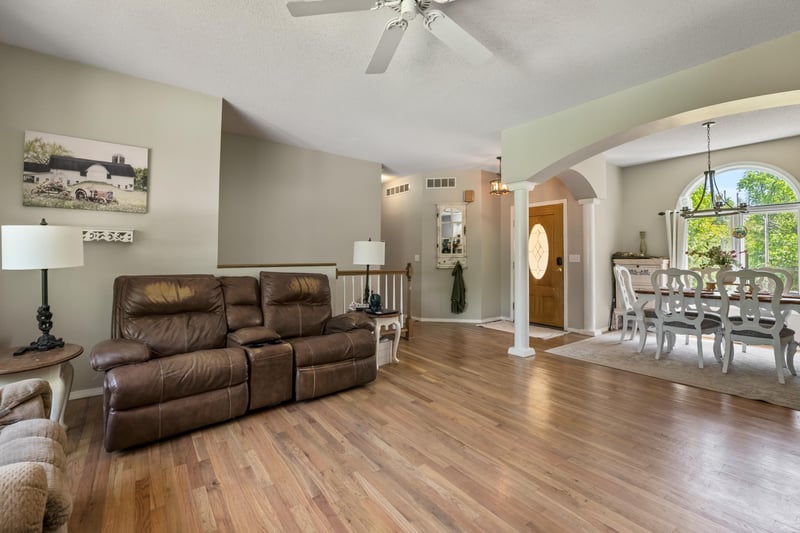 5 Lake Dr, Mulvane, KS 67110