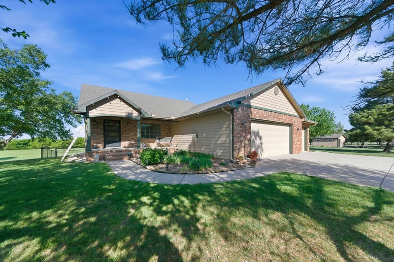 927 N 343rd St W, Cheney, KS 67025