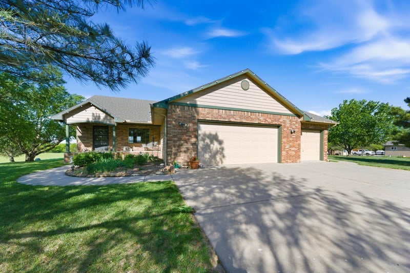 927 N 343rd St W, Cheney, KS 67025