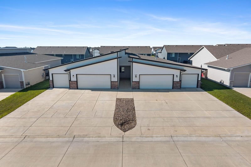 5287 Toben , Bel Aire, KS 67226
