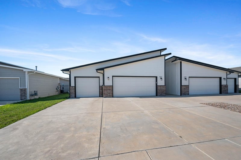 5287 Toben , Bel Aire, KS 67226