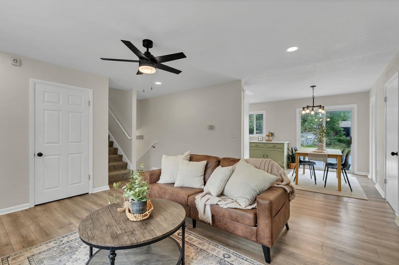 995 Country Acres Ave, Wichita, KS 67212