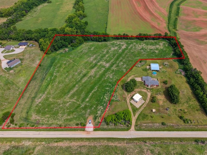 212th, Winfield, KS 67156