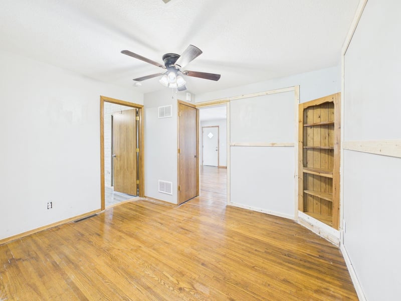 1642 Sedgwick St, Wichita, KS 67213