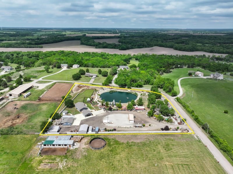 9657 Hopkins Switch Rd, Augusta, KS 67010