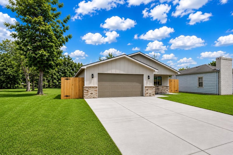 1932 S Mosley, Wichita, KS 67211