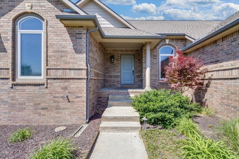 10022 W Westlakes Ct, Wichita, KS 67205-5233
