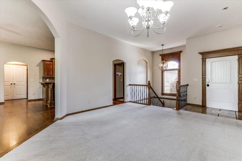 10022 W Westlakes Ct, Wichita, KS 67205-5233