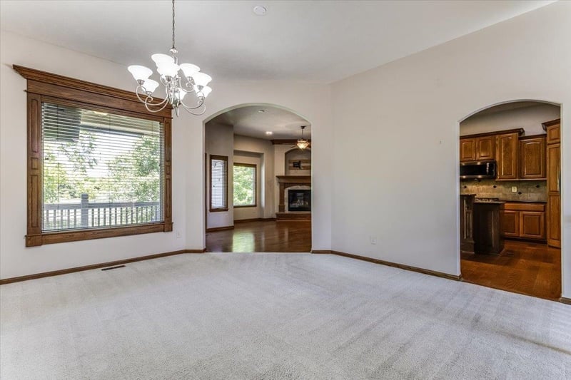 10022 W Westlakes Ct, Wichita, KS 67205-5233