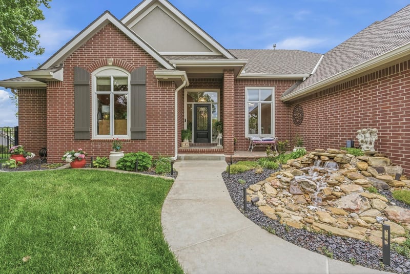 2009 W Harborlight Ct, Wichita, KS 67204