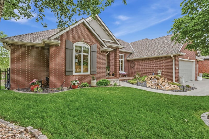 2009 W Harborlight Ct, Wichita, KS 67204