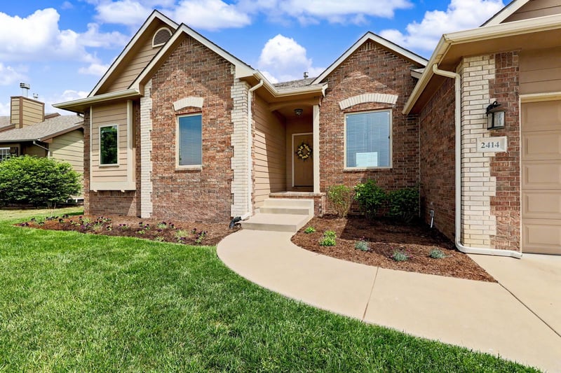2414 N Castle Rock St, Wichita, KS 67228