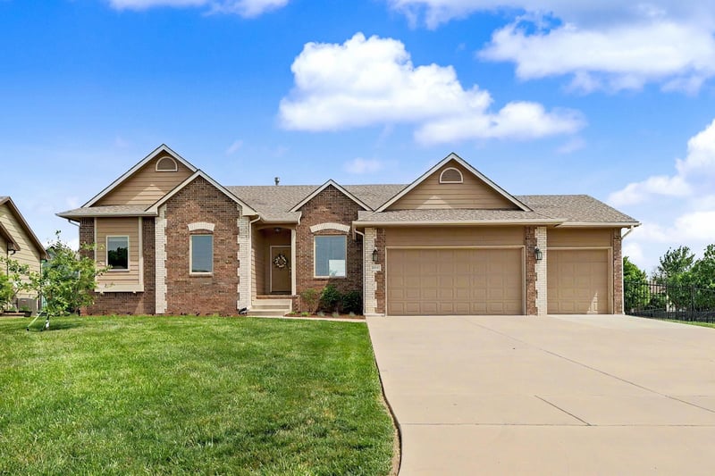 2414 N Castle Rock St, Wichita, KS 67228