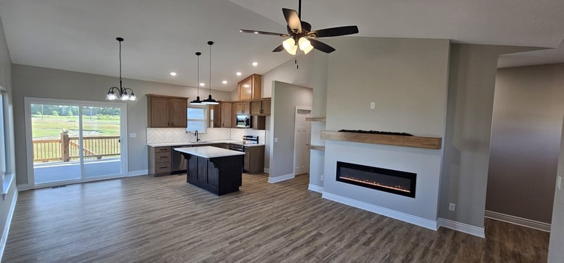 1620 E Midway Ct, Valley Center, KS 67147