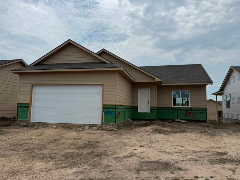 8991 Forbes , Bel Aire, KS 67226