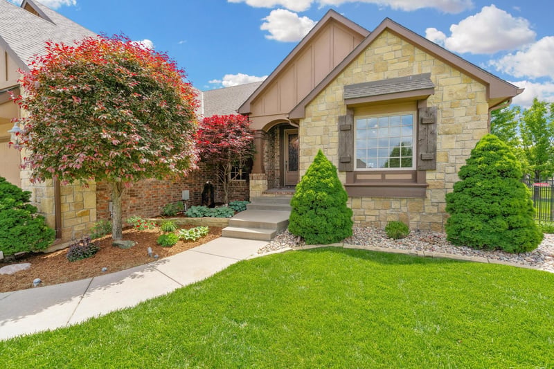 2250 N Stonegate Cir, Andover, KS 67002