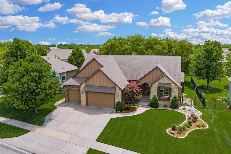 2250 N Stonegate Cir, Andover, KS 67002