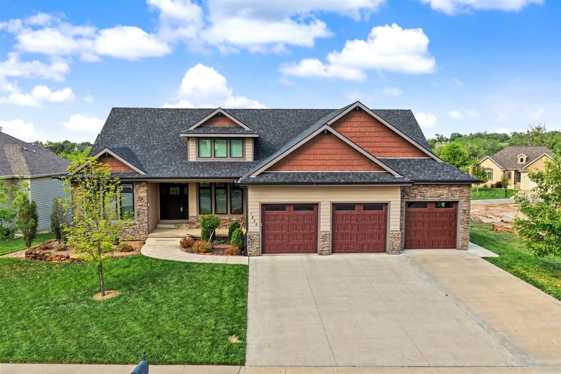 1825 Overlook Dr, Salina, KS 67401