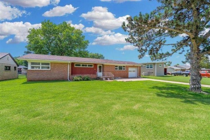 606 Kansas Ave, Anthony, KS 67003