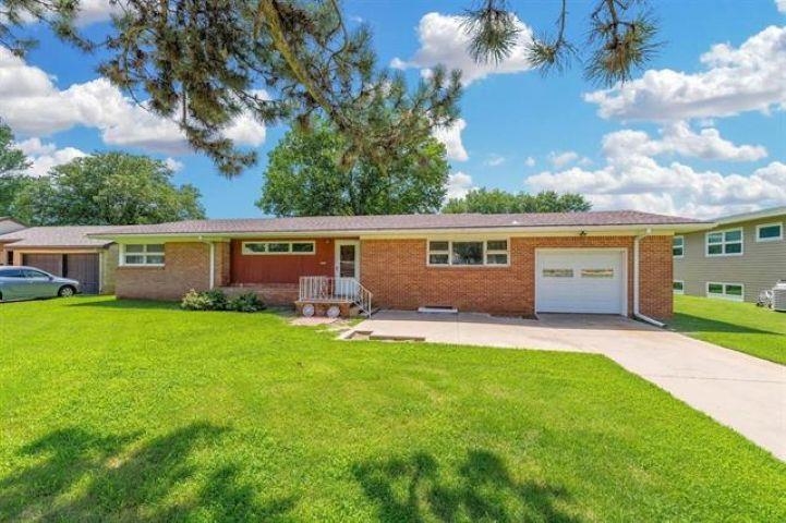 606 Kansas Ave, Anthony, KS 67003