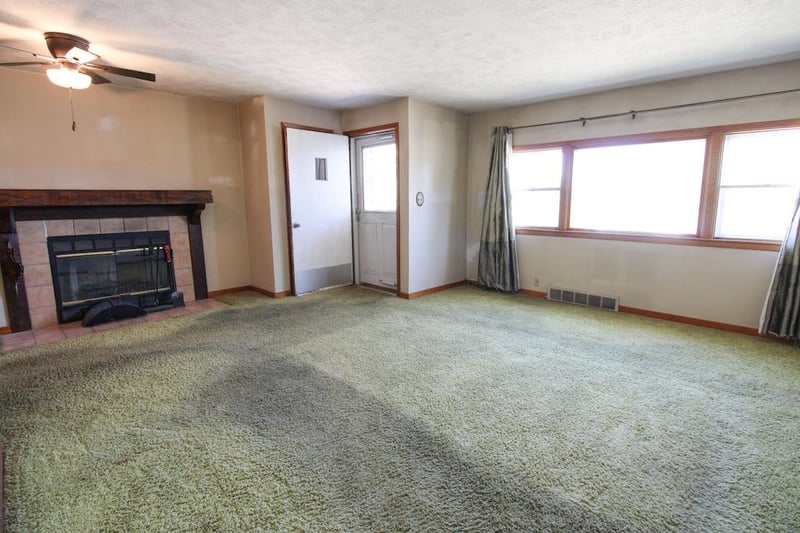 644 Mcadams Rd, Salina, KS 67401