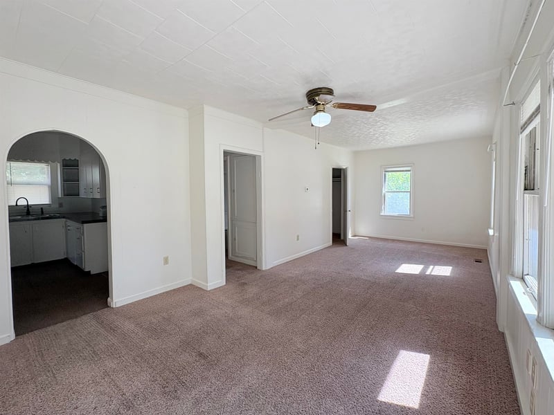 1316 9 Th , Arkansas City, KS 67005