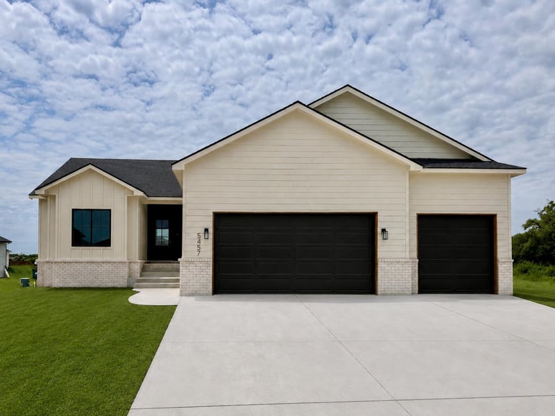 5457 N St Paul St, Wichita, KS 67204
