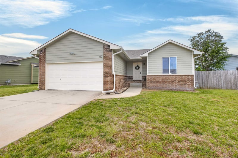 100 S Stoneridge St, Valley Center, KS 67147