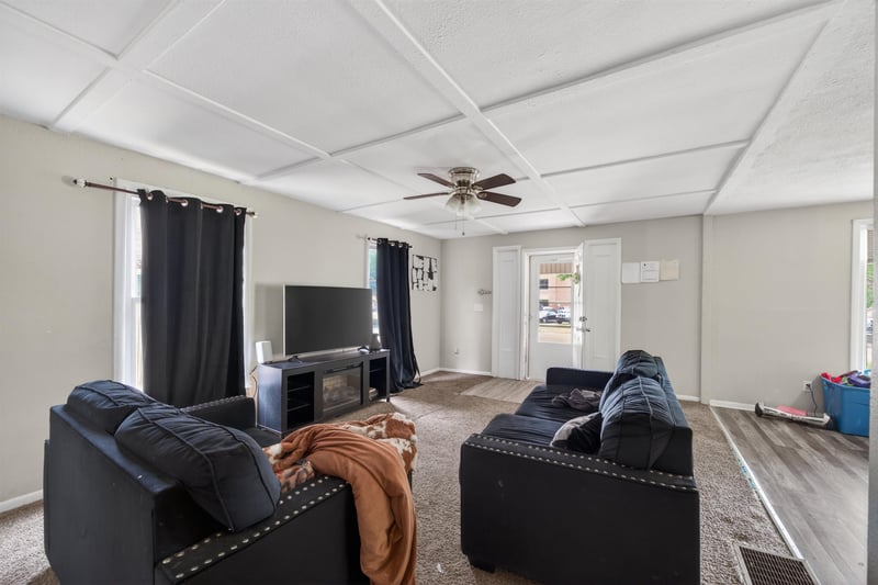 1423 Market , Wichita, KS 67211