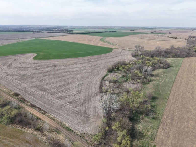 00000 Flag Rd, Abilene, KS 67410