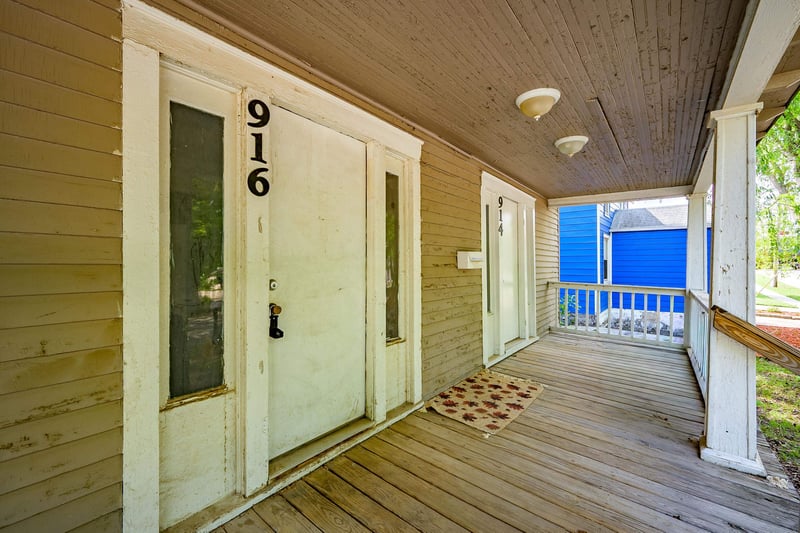 914 High St, Newton, KS 67114