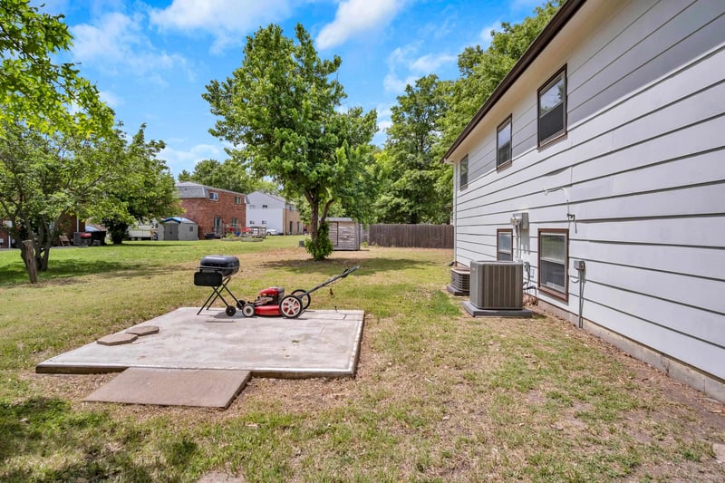 701-703 17th St, Newton, KS 67114
