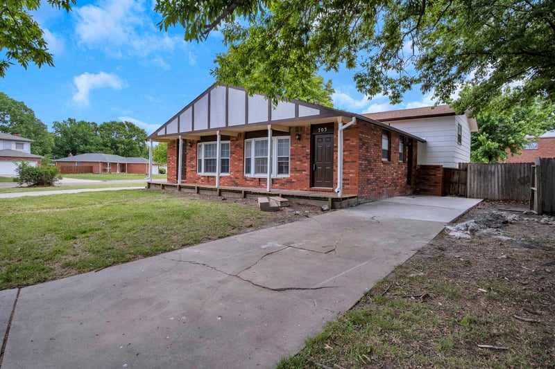701-703 17th St, Newton, KS 67114